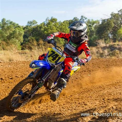 DYLAN DIXON 741 .